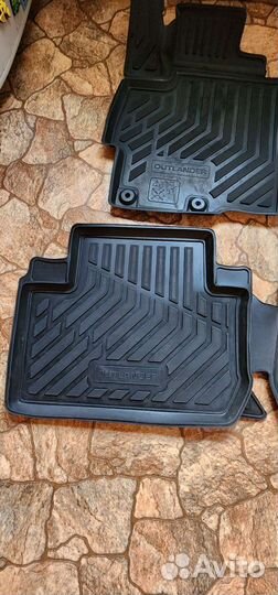 Автомобильные коврики Mitsubishi Outlander