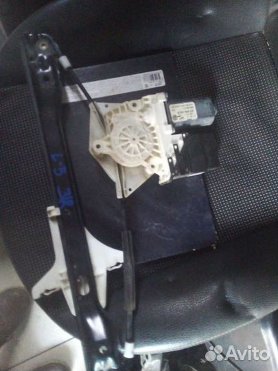 Фольксваген жета 5 2007г стеклоподъёмник задний пр