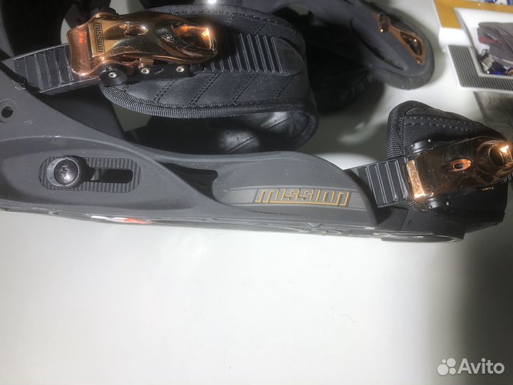 Крепления для сноуборда Burton Mission