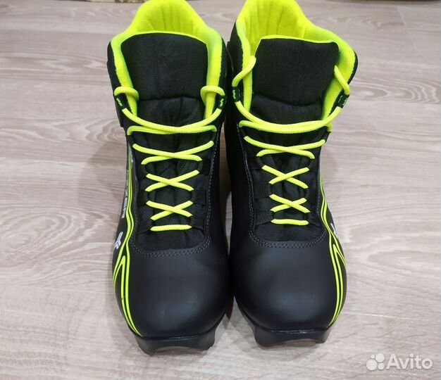 Лыжные ботинки 43 Trek