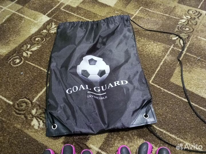 Перчатки для футбола