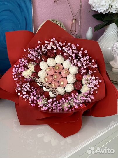 Клубника в шоколаде букеты с цветами и без