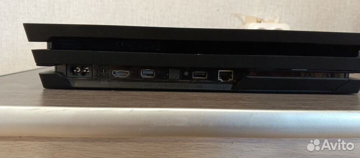 Игровая приставка ps4 pro 1tb