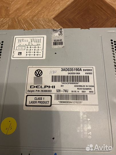 Продам штатную магнитолу passat B6 с рамкой. Торг