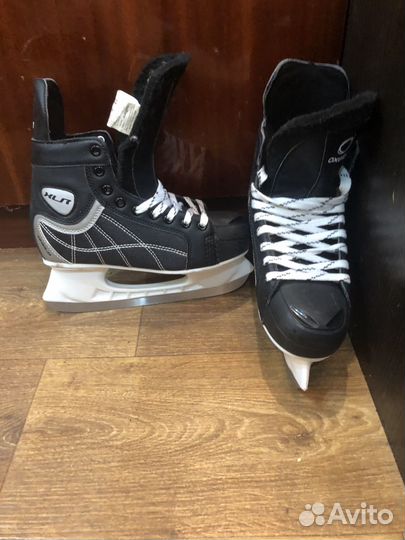 Коньки хоккейные