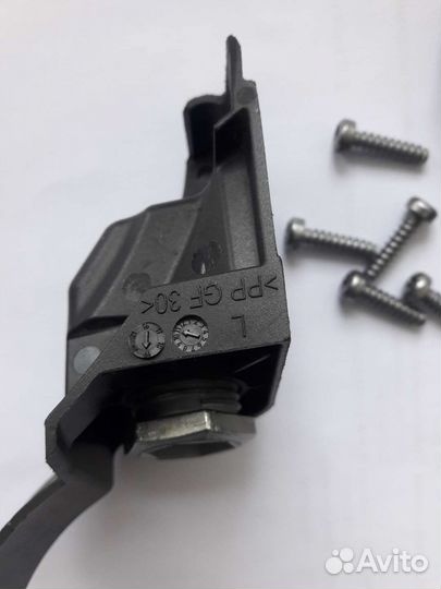 Кронштейн фары мерседес W213 левый