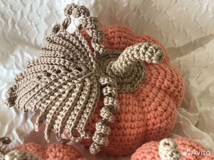 Тыква вязаная для декора