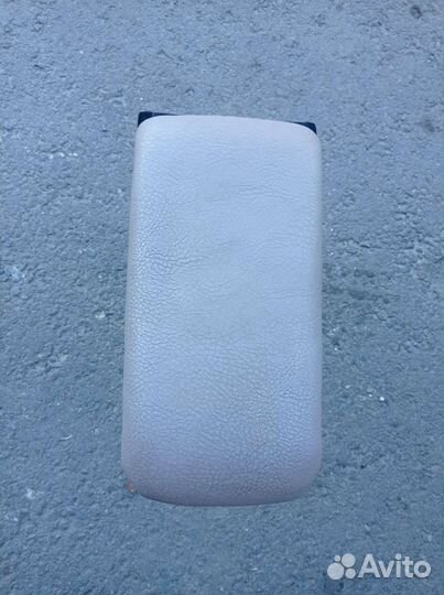 Подлокотник