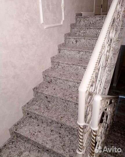 Лестница из искусственного камня кварц акрил