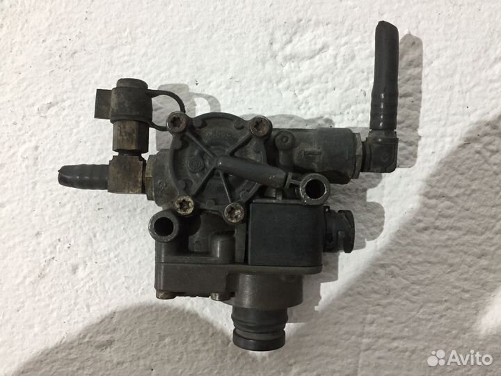 Кран тормозной главный Mercedes Atego Атего