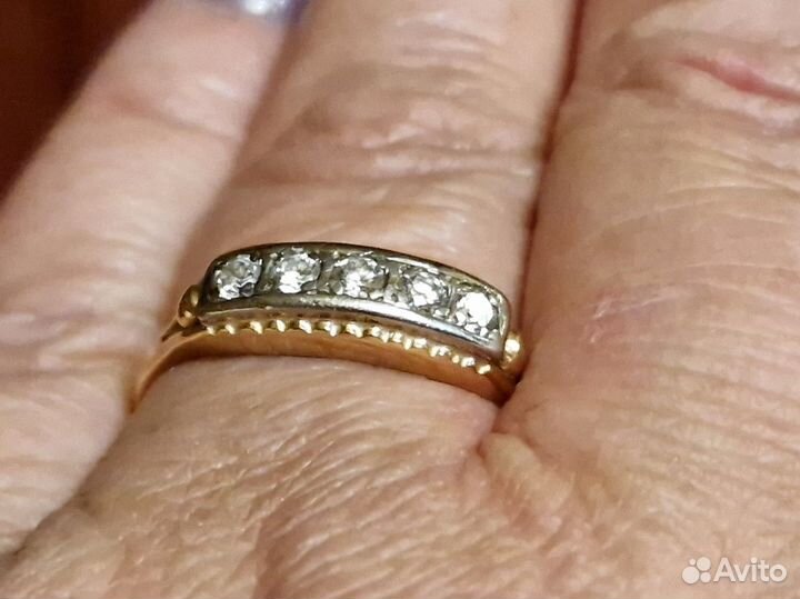 Золотое кольцо с бриллиантами дорожка