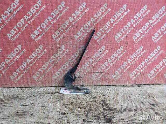 Петля капота передняя правая Audi A4 B5 ADR 1996