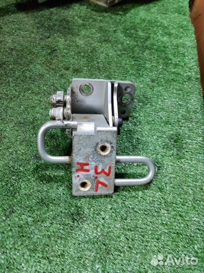 Петля двери задняя левая Audi A6 C6