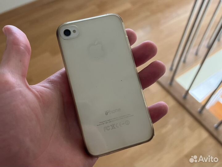 Телефон iPhone 4s