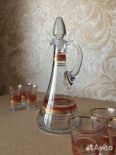 Графин со стопками