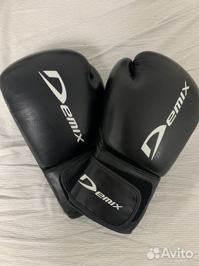 Боксерские перчатки Demix