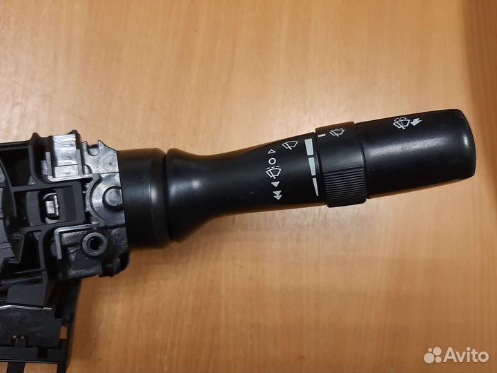 Переключатель подрулевой Toyota Hilux 2005-2015