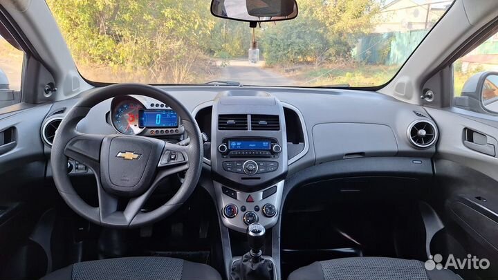 Chevrolet Aveo 1.6 МТ, 2014, битый, 110 000 км