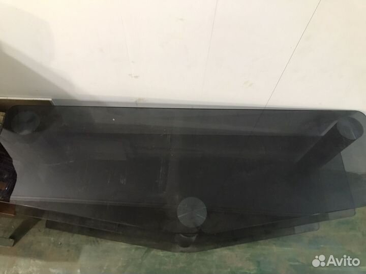 Стеклянная тумба под аппаратуру и телевизор