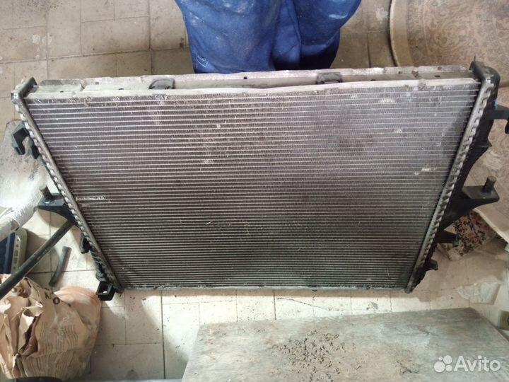 Радиатор на VW touareg 2008г