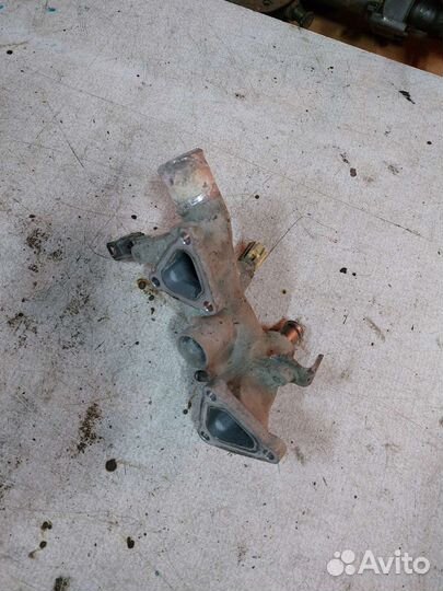 Корпус термостата toyota camry 40