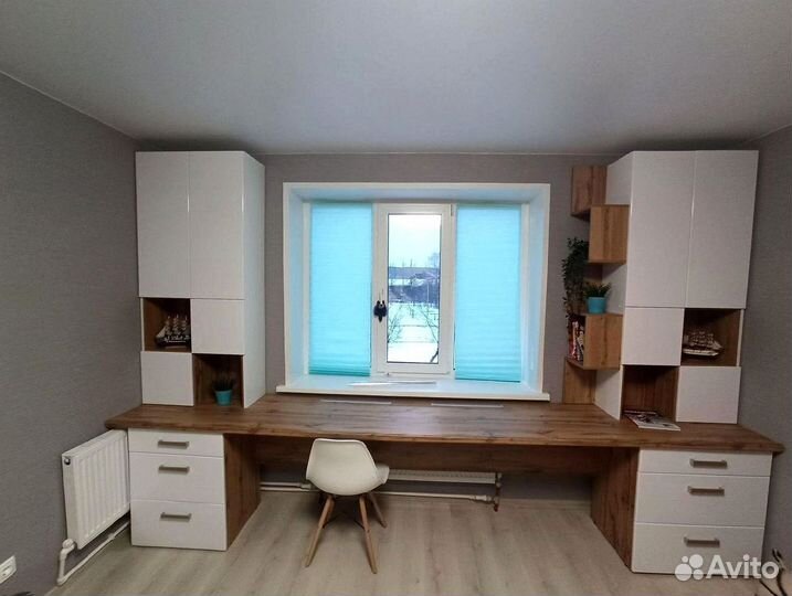 Рабочая зона со шкафом