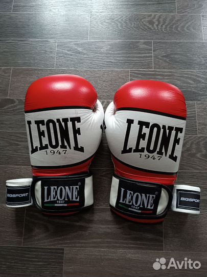 Боксерские перчатки