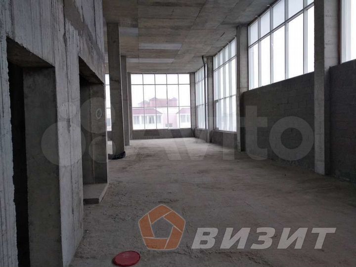 Торговое помещение общий вход с Магнитом, с лифтом