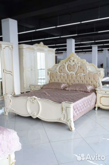 Спальный гарнитур