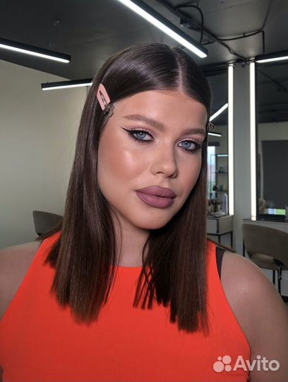 Макияж, локоны, оформление бровей