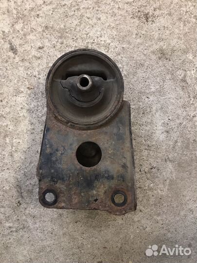 Подушка двигателя Nissan Maxima A33 (5830)