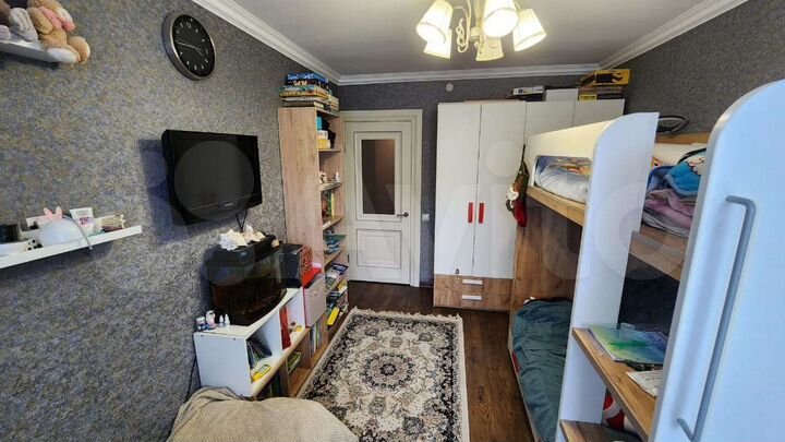 2-к. квартира, 56 м², 1/17 эт.