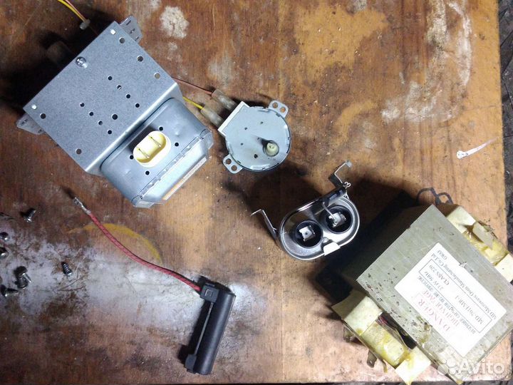 Микроволновая печь в разборе