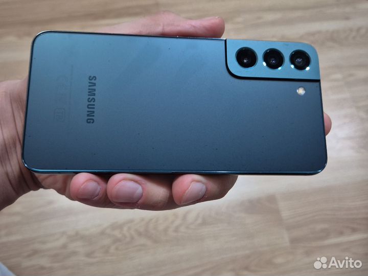 Samsung Galaxy S22, 8/128 ГБ