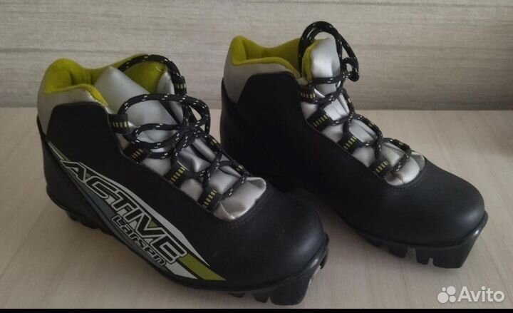 Лыжные ботинки