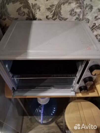 Мини-печь Starwind SMO2004 40л 1500Вт