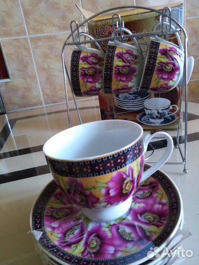 Фарфоровый чайный набор 