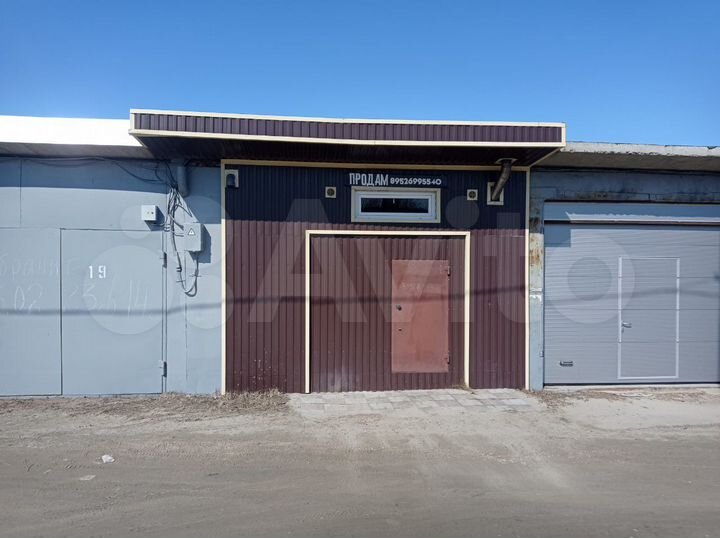 Гараж, > 30 м²