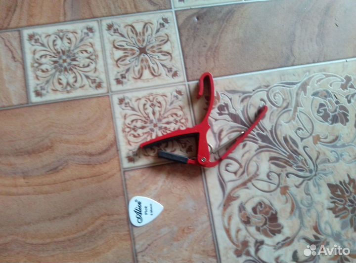 Акустическая гитара