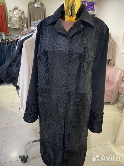 Пальто из каракульчи
