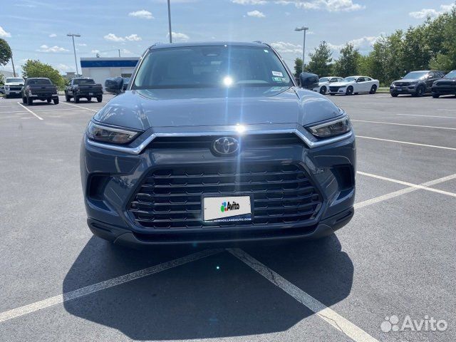 Toyota Highlander 2.4 AT, 2023, 1 км