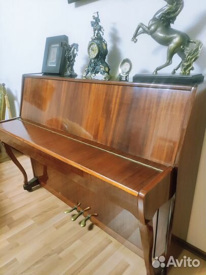 Пианино Сюита с модератором