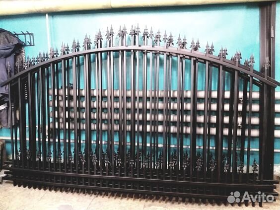 Забор кованый