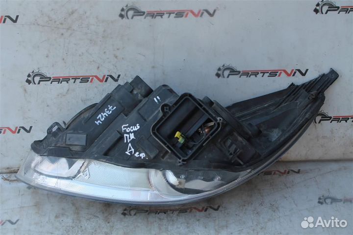 Фара правая Форд Фокус 3