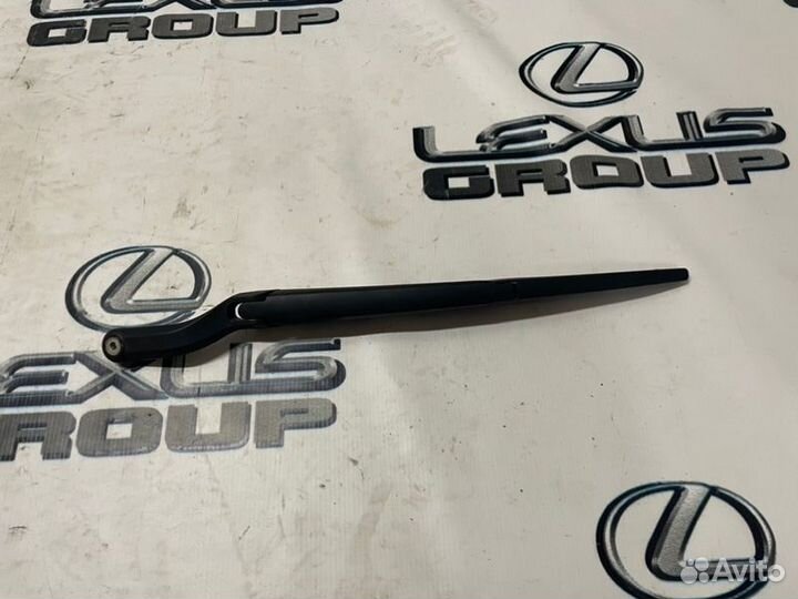 Поводок стеклоочистителя задний Toyota Land