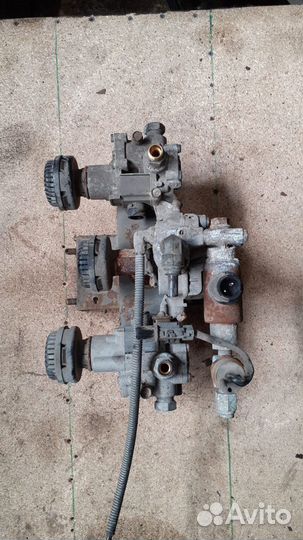 Клапан тормозной в сборе HD120 (59510-7C900) Б/У