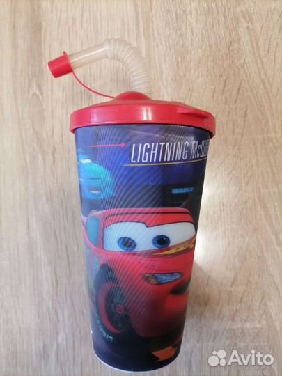 Стакан с трубочкой