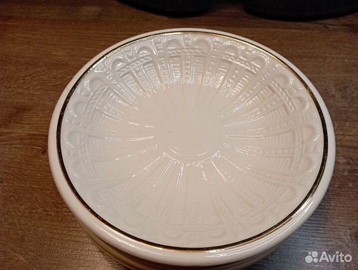 Тарелки с выпуклым ажурным рисунком зик Конаково