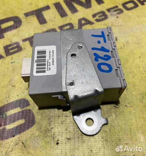 Блок управления центрального замка Toyota Corolla