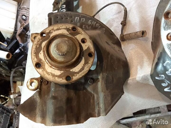 Кулак поворотный BMW3 E46